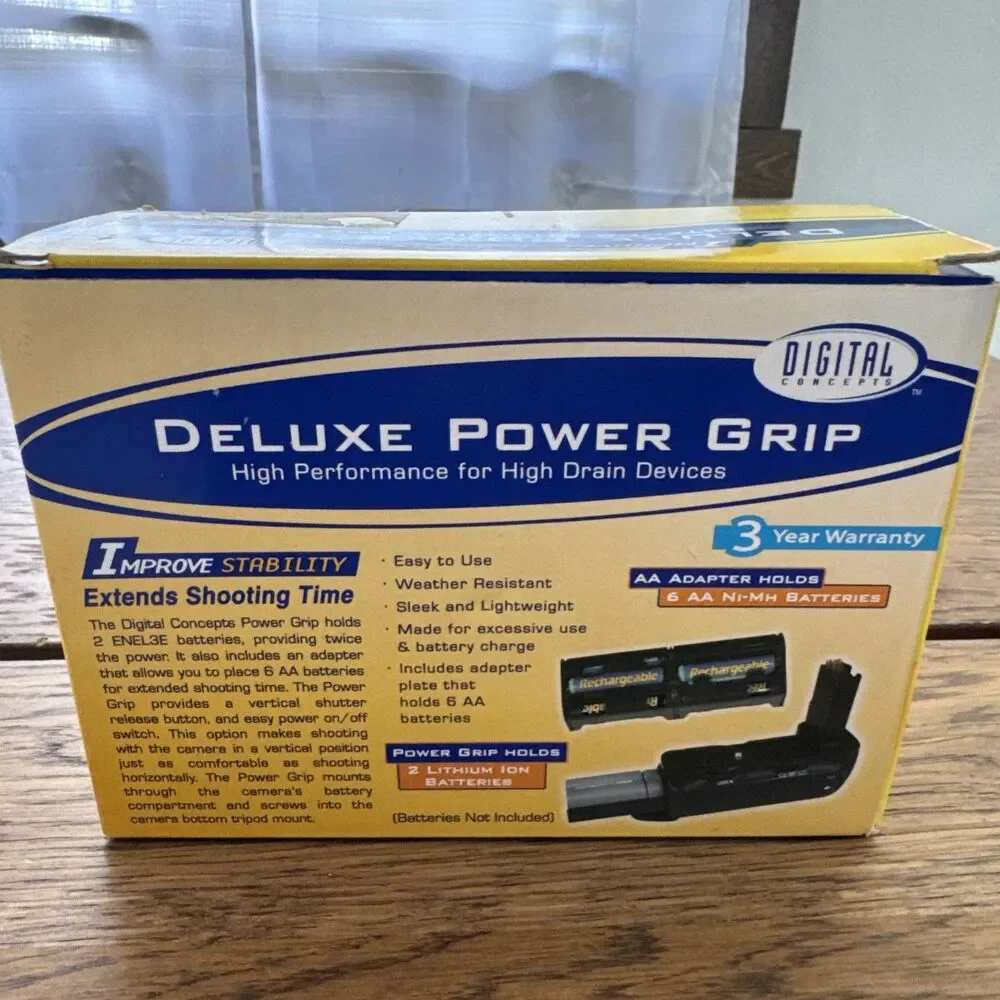 Deluxe Power Grip For Nikon D200 New